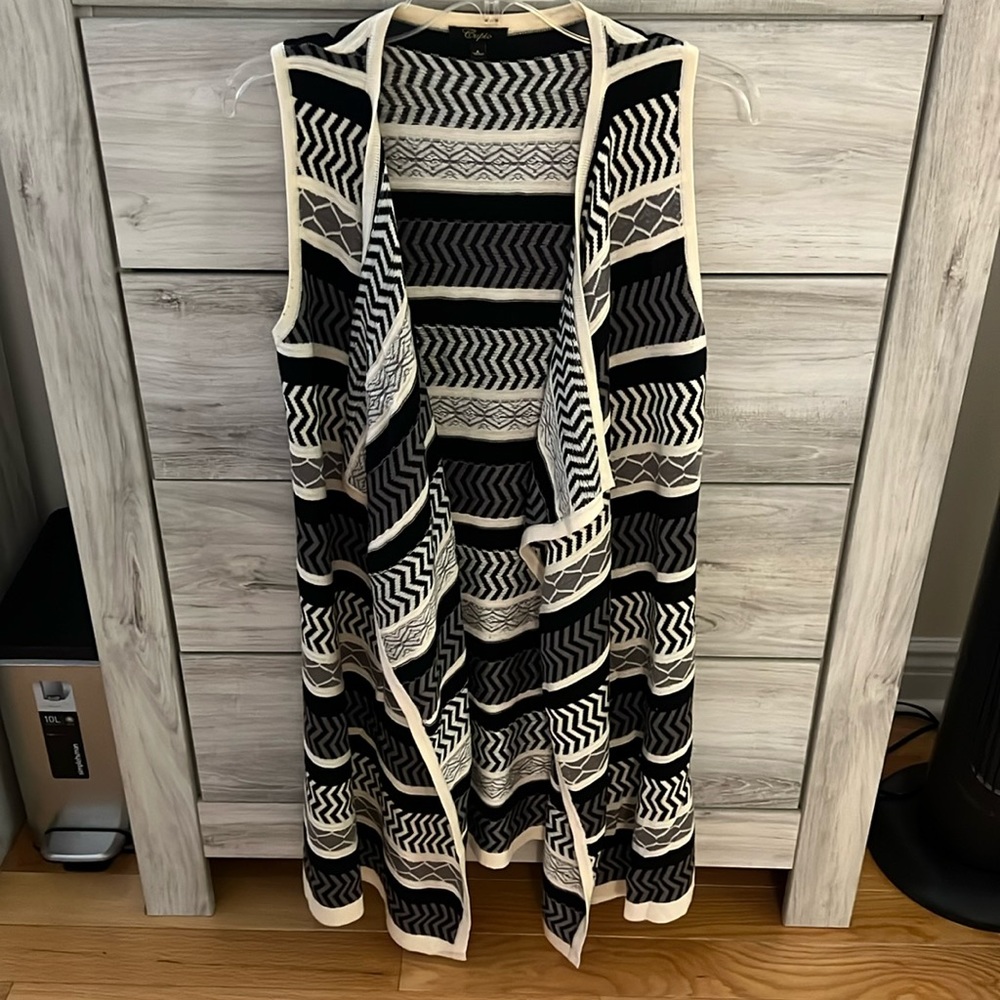 Sleeveless long cardigan